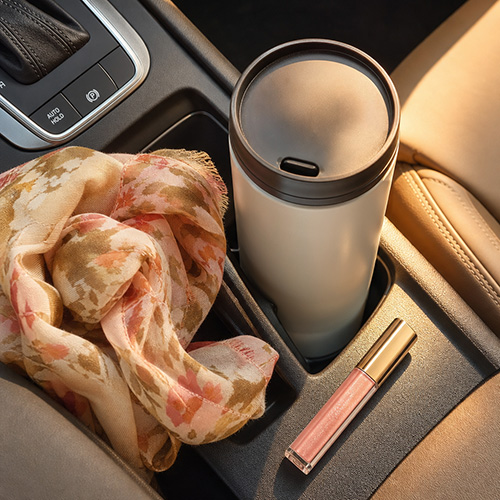An insulated travel mug that keeps drinks hot or cold